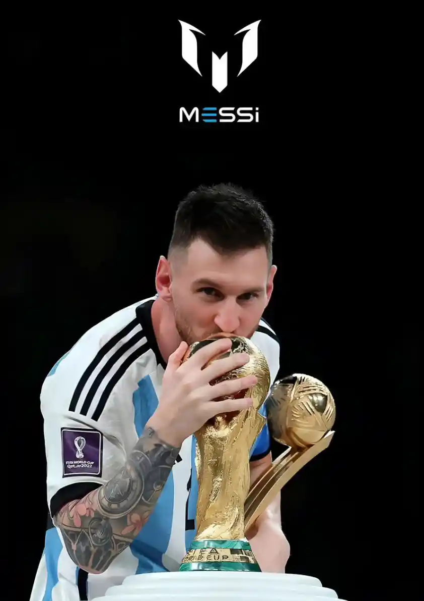 Messi kissing worldcup trophy